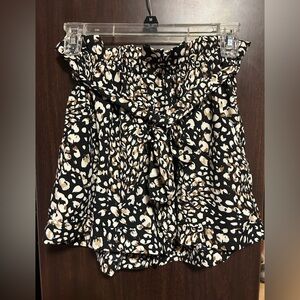 Lipstick Boutique Black & Cream Leopard Print High Waist Shorts